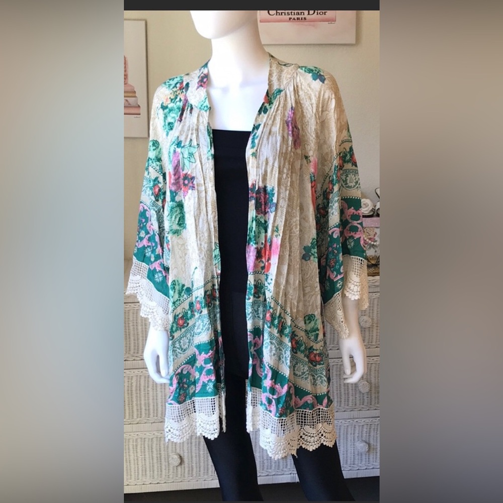 Umgee Kimono Wrap Cardigan Lace Cuffs Cotton Multicolor Floral on cream size S
